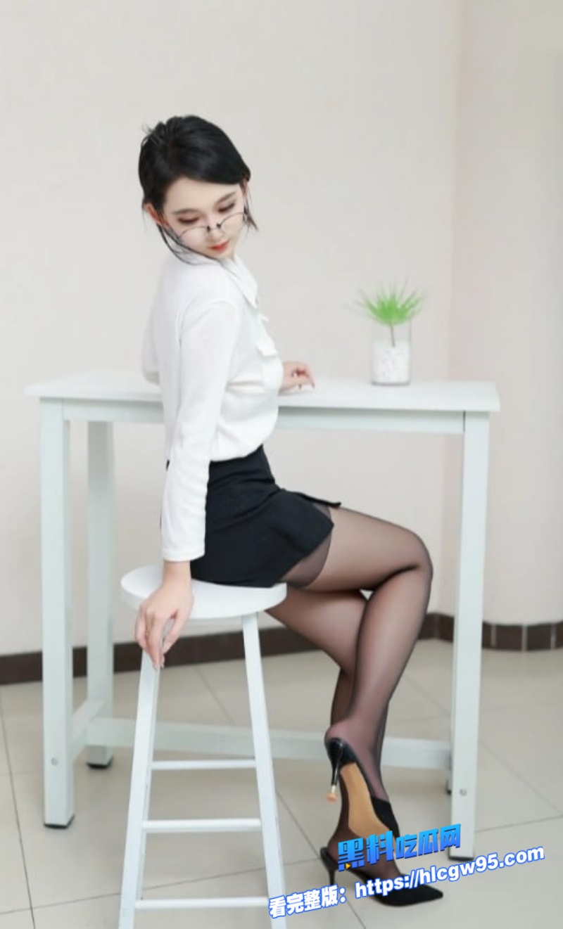 职场潜规则极品黑丝女秘书被老板带回家化身成老板的专属性爱工具2
