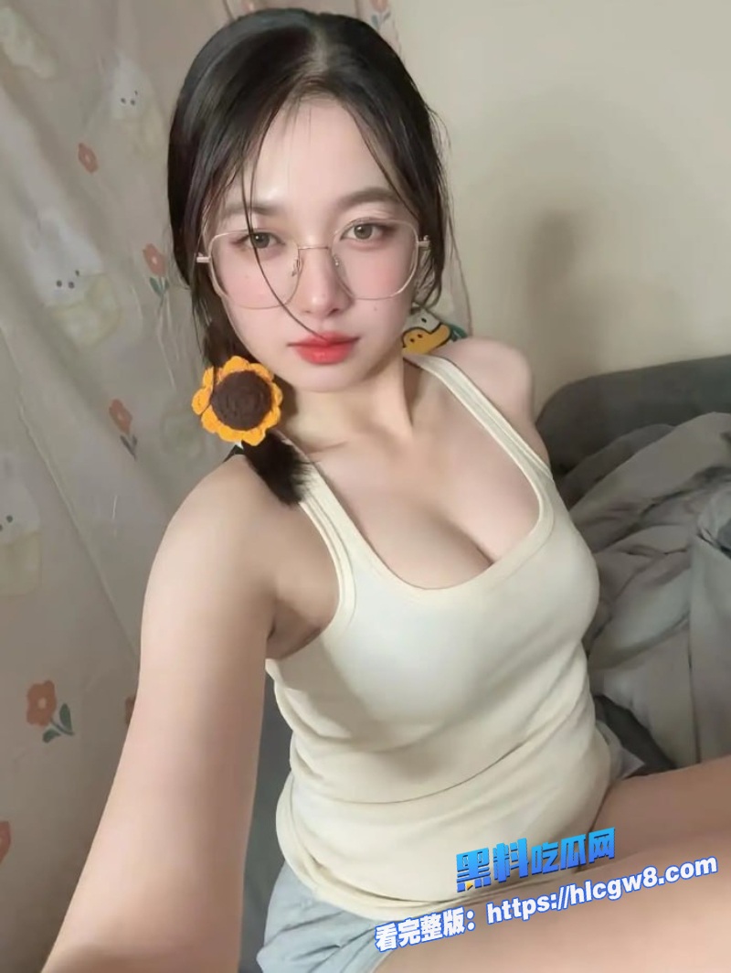 金边眼镜美少女骑乘女上位狂扭抓奶爆操后入狂插简直飘飘欲仙1 金边眼镜美少女骑乘女上位狂扭抓奶爆操后入狂插简直飘飘欲仙1