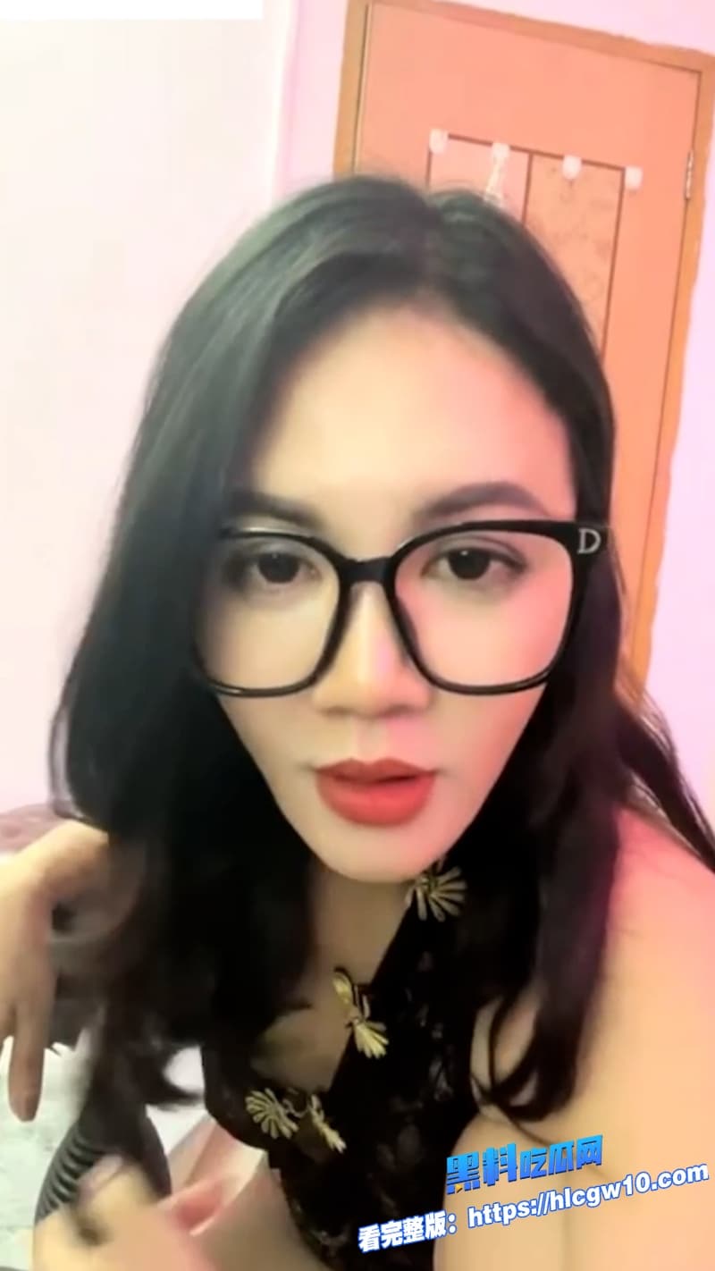 重口SM女王超薄黑丝足交丝袜套龟头责马眼棒直接插马眼把男人玩到哭喊求饶15
