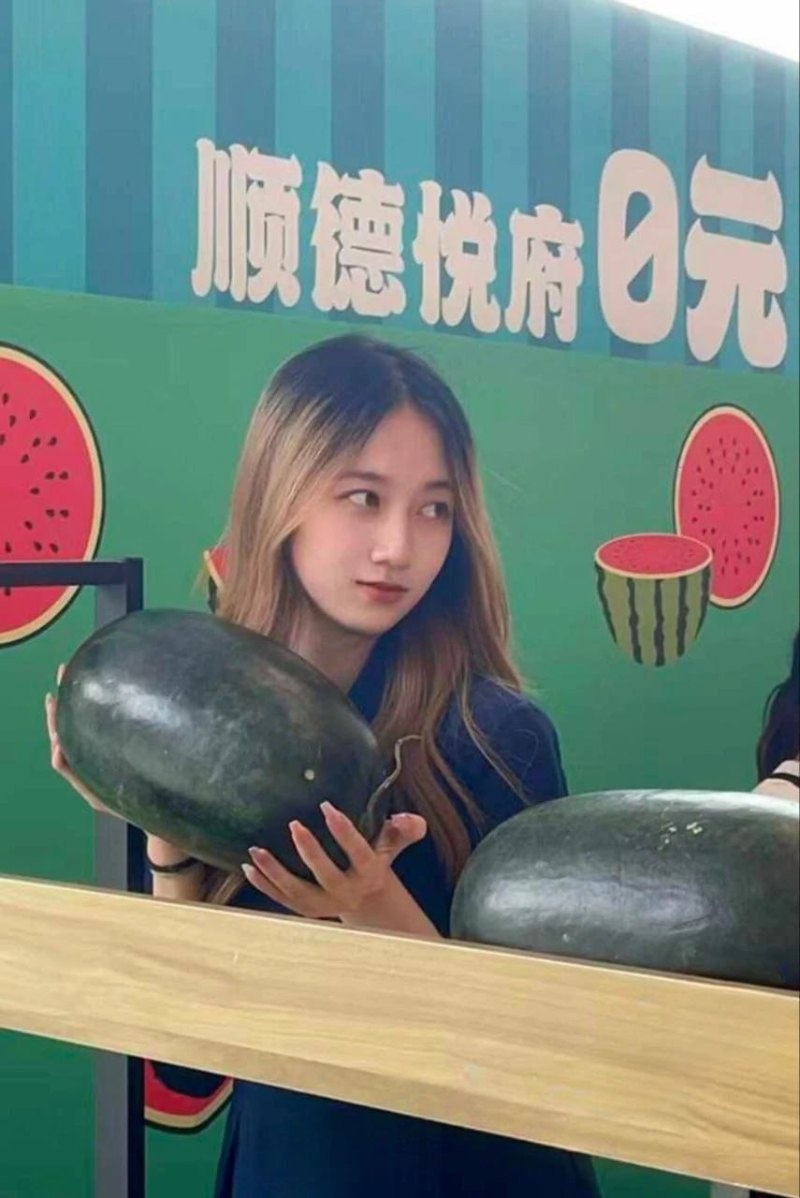 美女销售1