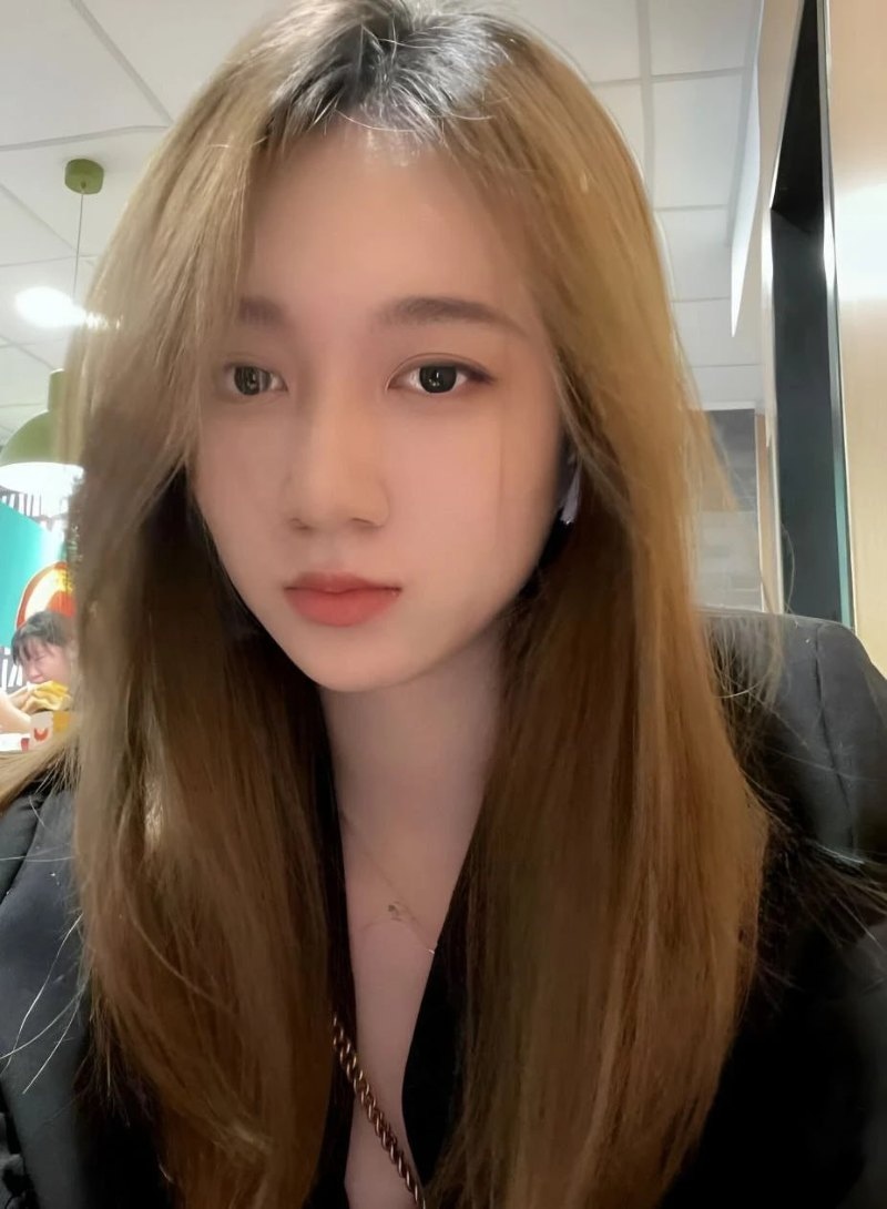 美女销售2