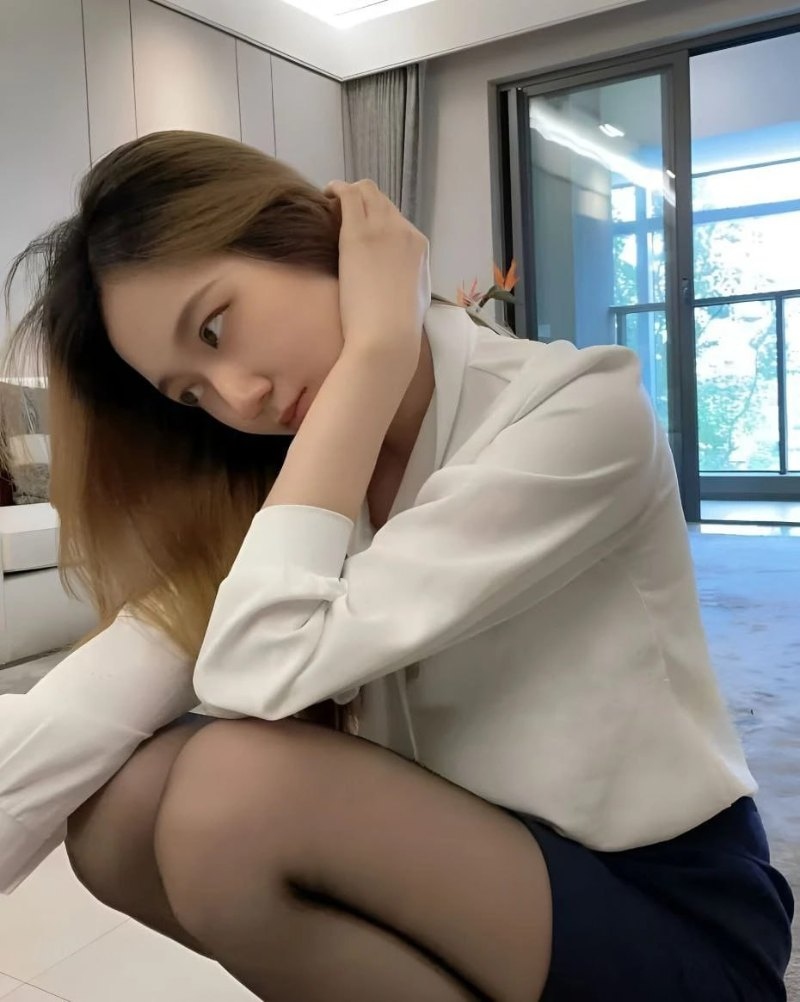 美女销售5