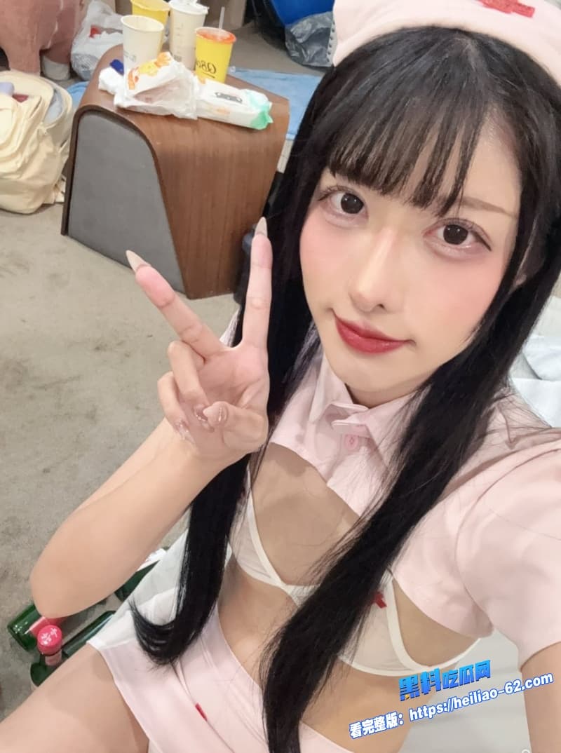台湾人气女优saki纱季最新性爱视频极品女神露脸躺在穿上遭长发男各种姿势疯抽插13