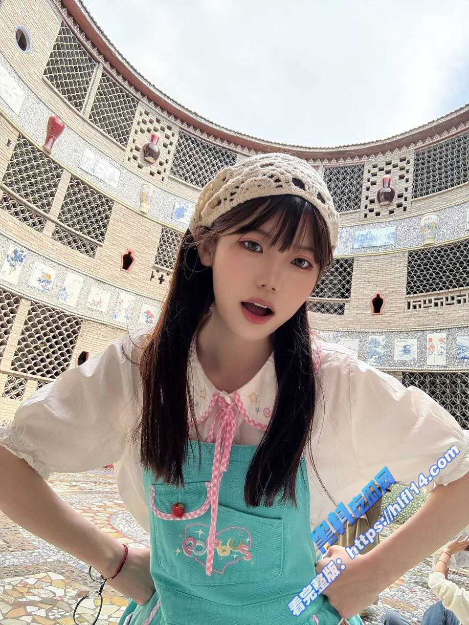 高中生眼睛妹 看着清纯私下骚到爆 裸聊自慰扣逼视频被录屏流出！7