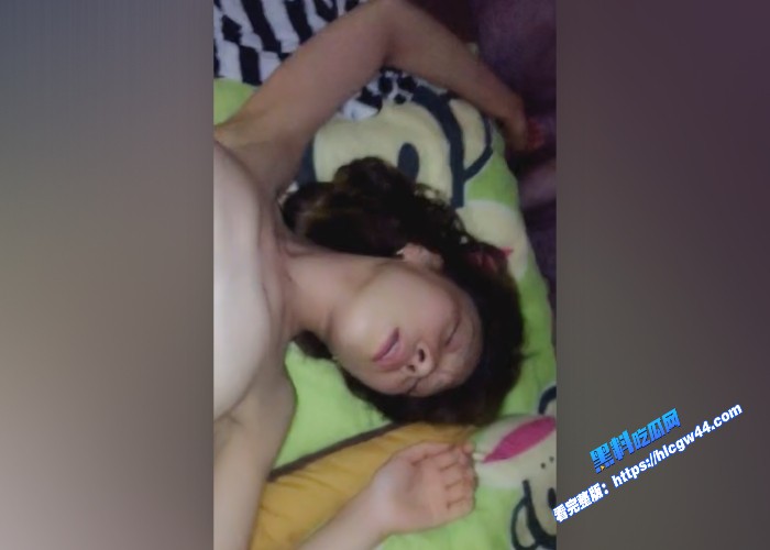 北京白虎骚女和各种男人约炮记录无套口交只是日常喜欢别人射进她的小嘴里 图10WH700x500px 北京白虎骚女和各种男人约炮记录无套口交只是日常喜欢别人射进她的小嘴里 图10WH700x500px