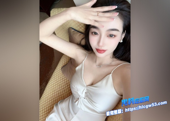 巨乳美少女下海援交捞金肤白貌美极品身材被金主爸爸调教口交乘骑后入不停抽插淫水乱流 图4WH700x500px 巨乳美少女下海援交捞金肤白貌美极品身材被金主爸爸调教口交乘骑后入不停抽插淫水乱流 图4WH700x500px