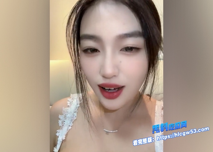 巨乳美少女下海援交捞金肤白貌美极品身材被金主爸爸调教口交乘骑后入不停抽插淫水乱流 图9WH700x500px 巨乳美少女下海援交捞金肤白貌美极品身材被金主爸爸调教口交乘骑后入不停抽插淫水乱流 图9WH700x500px