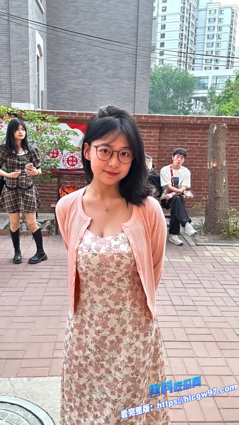 苏反差学霸王亚丽大奶摇晃脱衣诱惑玩具深插高潮展示给男友看4 苏反差学霸王亚丽大奶摇晃脱衣诱惑玩具深插高潮展示给男友看4