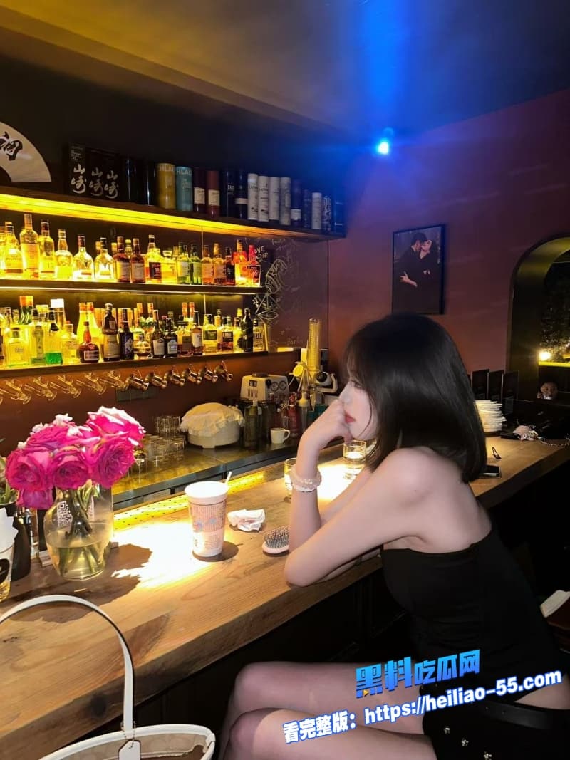 海角福建兄妹乱伦兄妹两人排卵期玩脱了哥哥直接疯狂无套深射妹妹全程高潮不断彻底沦陷停不下来2