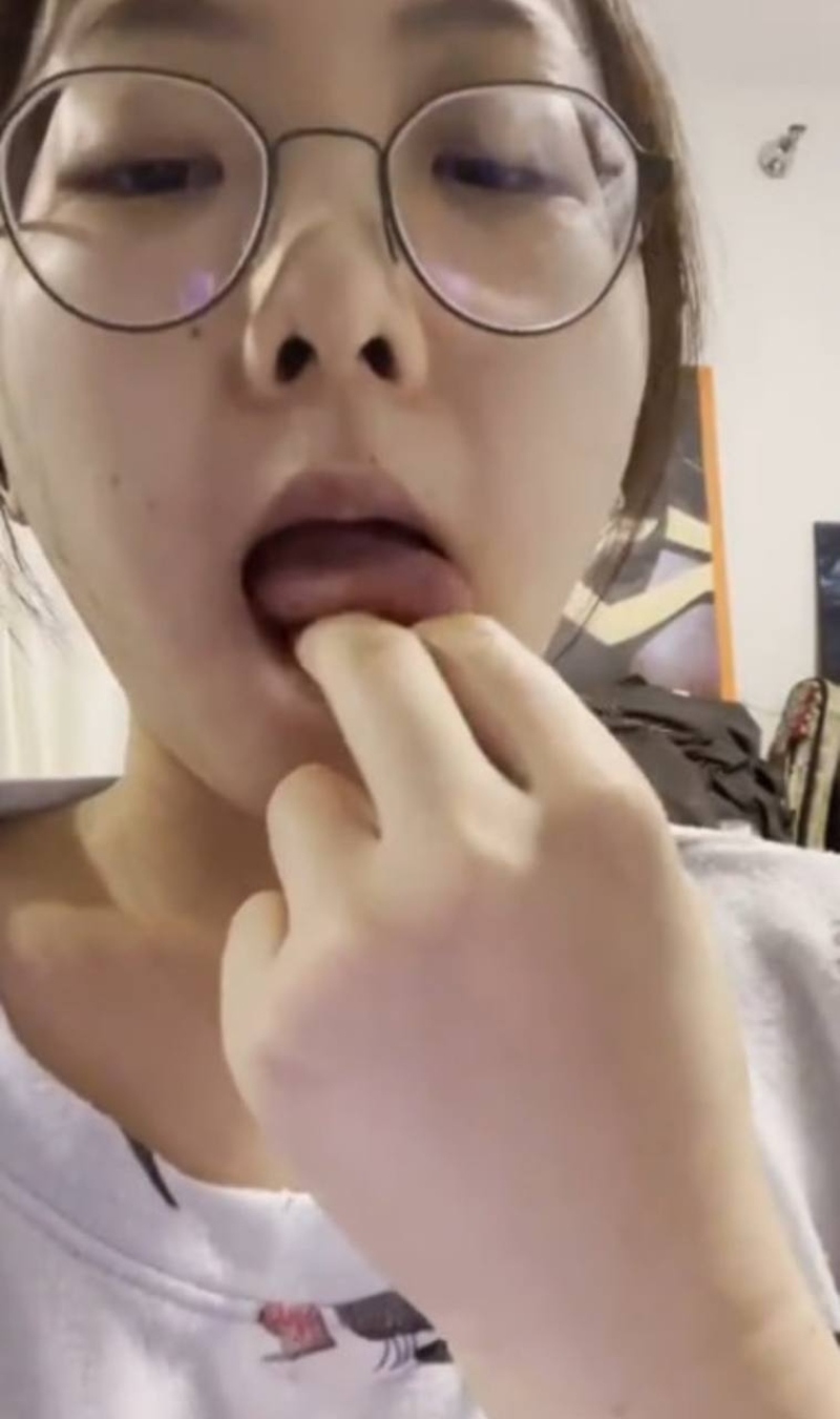 反差婊苗若珂3 反差婊苗若珂3