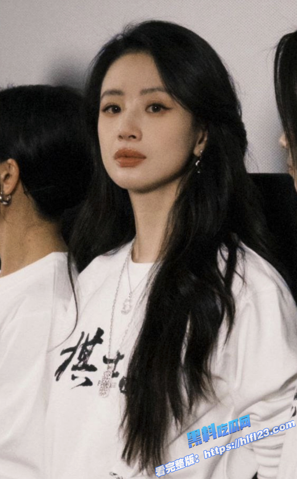 著名演员 李梦 私下大胆真空露点 抖音视频多次现凸点 胸前俩颗小葡萄十分显眼！6