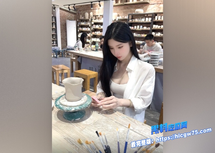 抖音网红模特加三线女演员周于希与金主淫乱日常视频曝光超性感的极品身材被大哥们肆意玩弄 图8 抖音网红模特加三线女演员周于希与金主淫乱日常视频曝光超性感的极品身材被大哥们肆意玩弄 图8