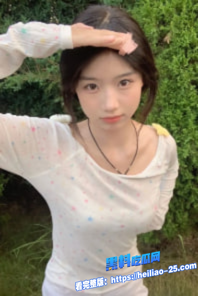 海角兄妹乱伦 穿着白丝情趣内衣的妹妹给哥哥足交服务后被多体位无套爆操 最后射一肚皮精液！4
