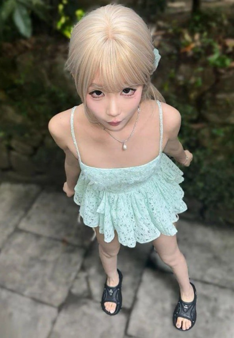 推特高颜值精神小妹1
