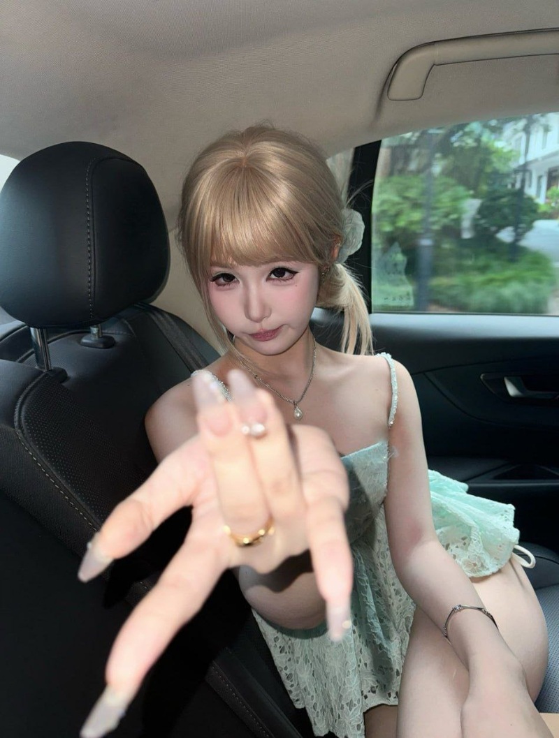 推特高颜值精神小妹5
