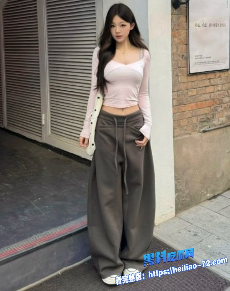 极品颜值身材精神小妹黑长发跪舔后疯狂女上位发出哼唧声太浪了5 极品颜值身材精神小妹黑长发跪舔后疯狂女上位发出哼唧声太浪了5