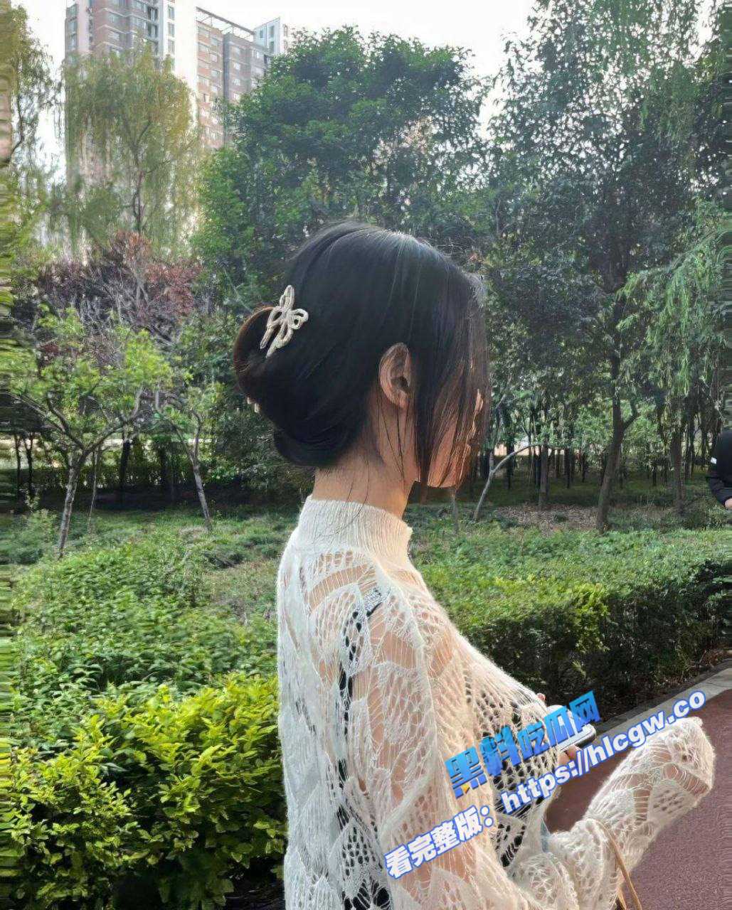 顶级少妇黑丝大长腿 骚母狗极品御姐健身女教练  瞒着老公出去跟金主爸爸偷情  雪白的巨乳被疯狂玩弄 被疯狂抽插后入内射！4