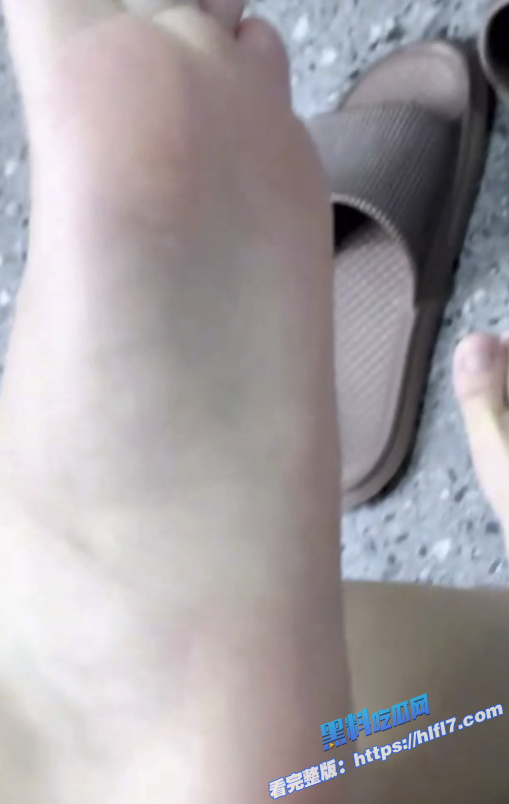 抖音微胖高颜值网红 小佳甜心 火辣自拍 秀美脚长腿 诱惑红唇 撩人身材一秒吸睛！4