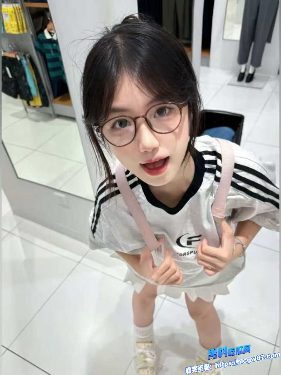 顶级反差眼镜学妹 前男友曝光啪啪视频 开档丝袜无套中出 果然眼镜妹都是绝对的骚货! 10 顶级反差眼镜学妹 前男友曝光啪啪视频 开档丝袜无套中出 果然眼镜妹都是绝对的骚货! 10
