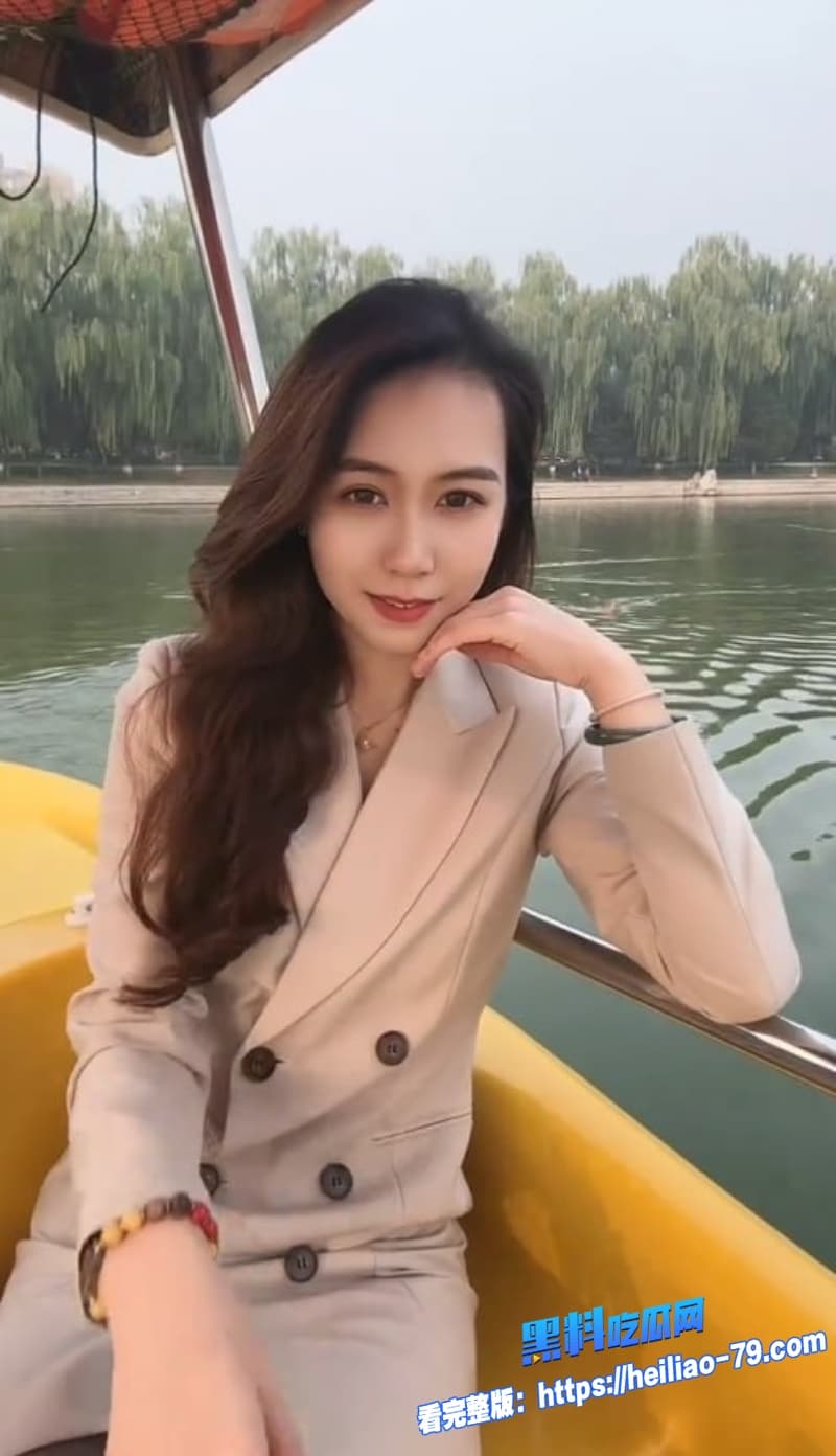 顶级巨乳黑丝辣妹车内与帅哥疯狂做爱无套疯狂激战骚穴直接操的白浆直流2 顶级巨乳黑丝辣妹车内与帅哥疯狂做爱无套疯狂激战骚穴直接操的白浆直流2