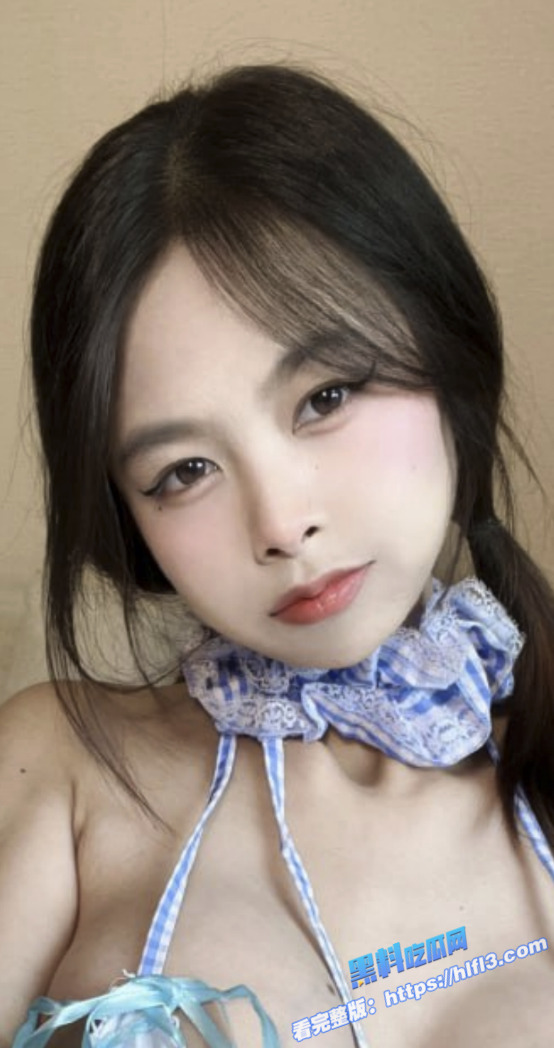 onlyfans福利姬  AliceAoki 定制福利视频  萝莉露脸自玩丰满巨乳 张开双腿自慰小穴！1