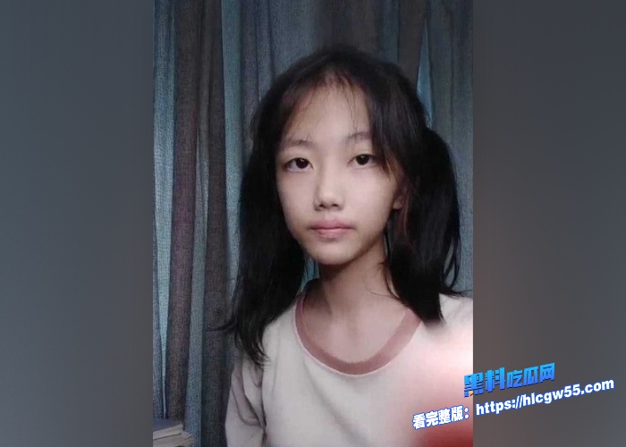 抖音网红比奇堡名媛贺梓涵19岁嫩妹高颜值贫乳少女下海做黄播直播自慰小穴疯狂勾引大哥打赏 图8WH700x500px