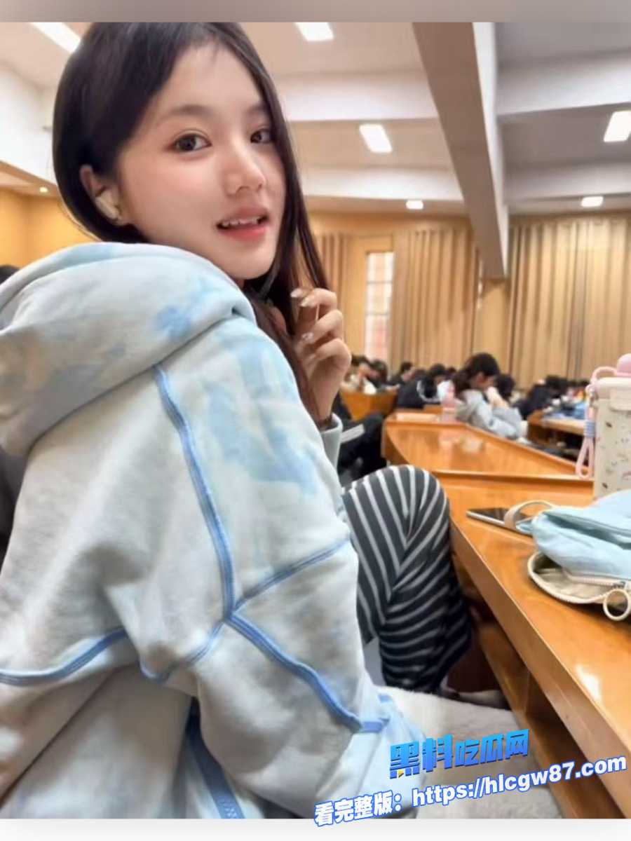 黑丝少女被中年男人激情打桩视频流出 2 黑丝少女被中年男人激情打桩视频流出 2