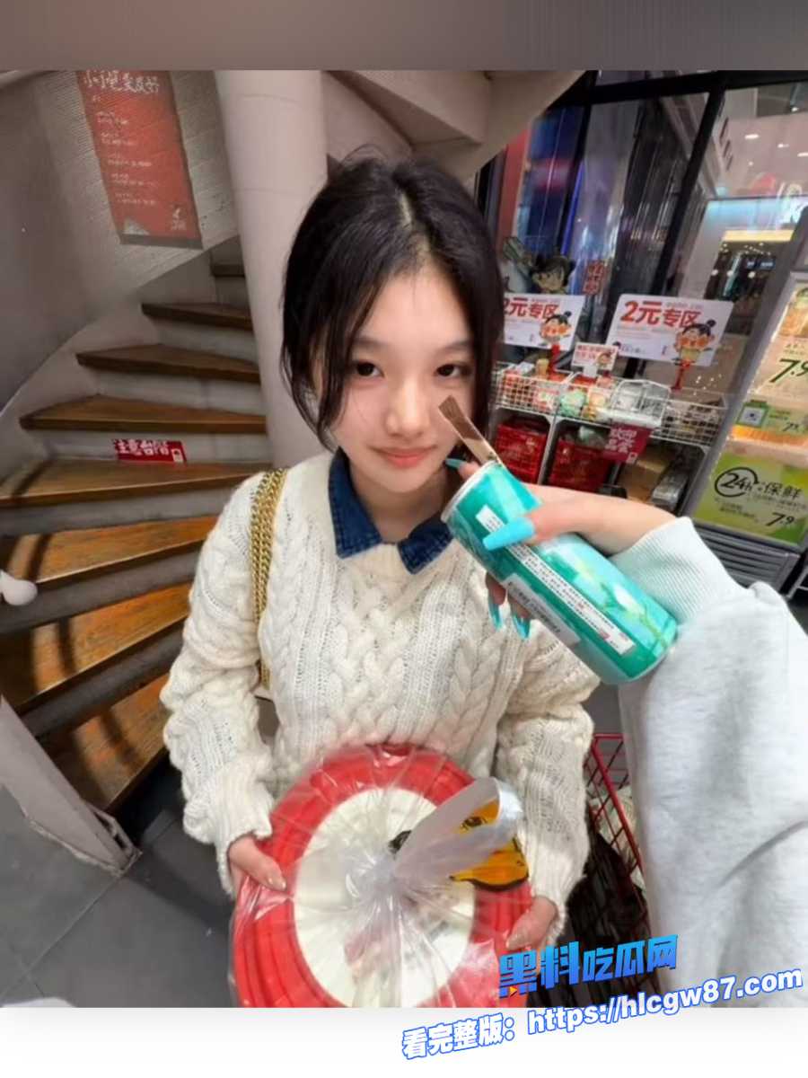 黑丝少女被中年男人激情打桩视频流出 3 黑丝少女被中年男人激情打桩视频流出 3