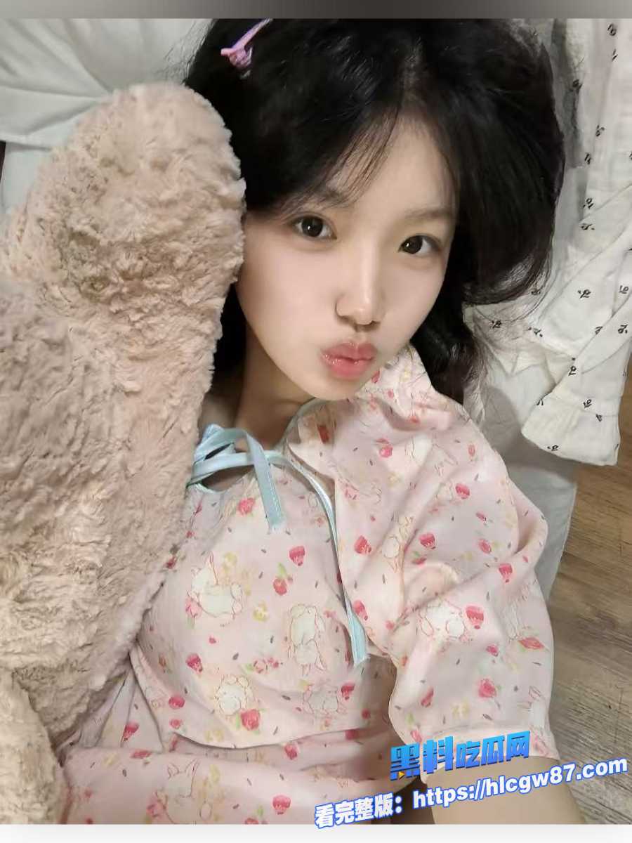 黑丝少女被中年男人激情打桩视频流出 4 黑丝少女被中年男人激情打桩视频流出 4