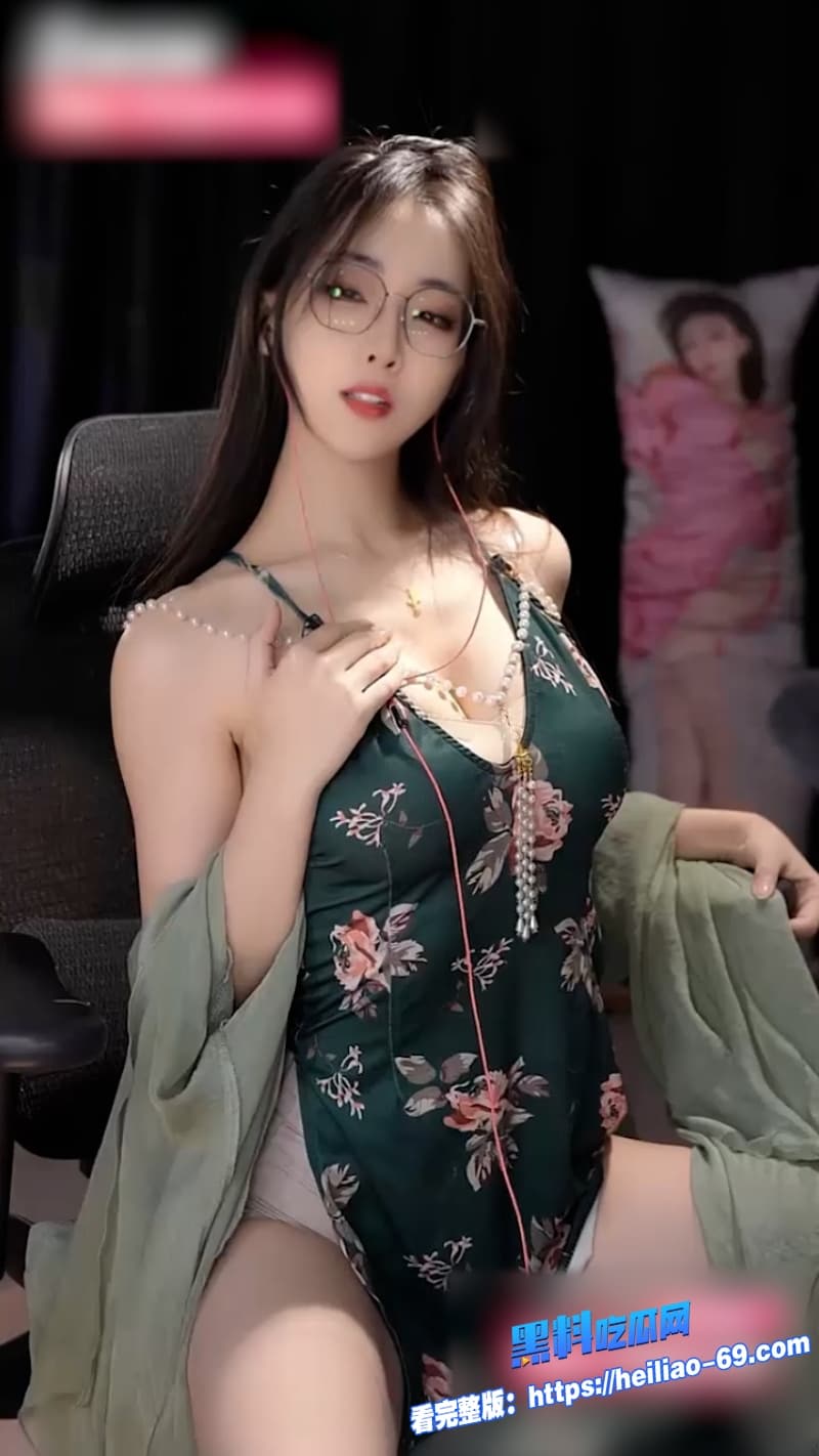 B站顶流 灌注大白菜黑历史曝光早年赤裸热舞漏点视频全网疯传清纯人设彻底崩塌3 B站顶流 灌注大白菜黑历史曝光早年赤裸热舞漏点视频全网疯传清纯人设彻底崩塌3