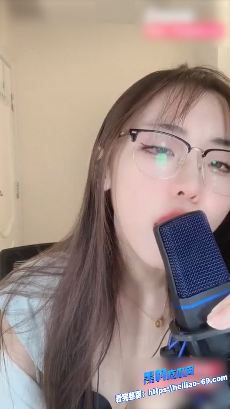 B站顶流 灌注大白菜黑历史曝光早年赤裸热舞漏点视频全网疯传清纯人设彻底崩塌10 B站顶流 灌注大白菜黑历史曝光早年赤裸热舞漏点视频全网疯传清纯人设彻底崩塌10