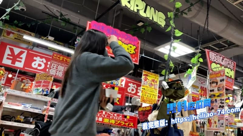 日本街头偷拍系列极品美女街头低角度遭偷拍短裙丝袜下春光不断路人直呼太会撩5 日本街头偷拍系列极品美女街头低角度遭偷拍短裙丝袜下春光不断路人直呼太会撩5