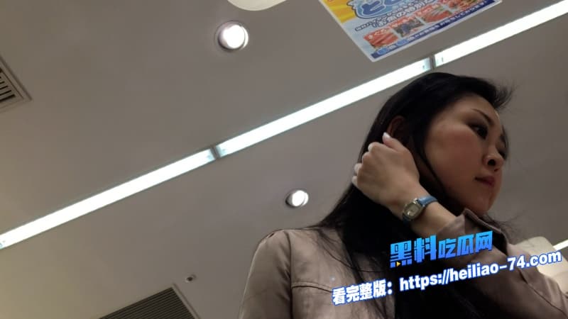 日本街头偷拍系列极品美女街头低角度遭偷拍短裙丝袜下春光不断路人直呼太会撩11 日本街头偷拍系列极品美女街头低角度遭偷拍短裙丝袜下春光不断路人直呼太会撩11