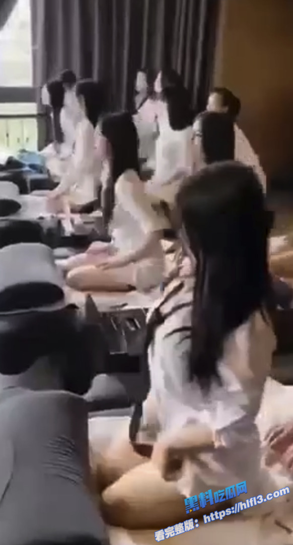 东莞某会所 技师小姐培训现场 让客人享受最顶级的服务 什么叫专业 这就叫专业！5