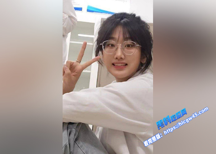 浙江女大学生 穿着女仆装与男友做爱视频曝光 果然天上飞机最快 地下眼镜最坏2