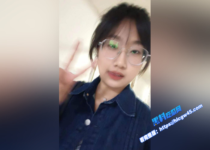 浙江女大学生 穿着女仆装与男友做爱视频曝光 果然天上飞机最快 地下眼镜最坏3