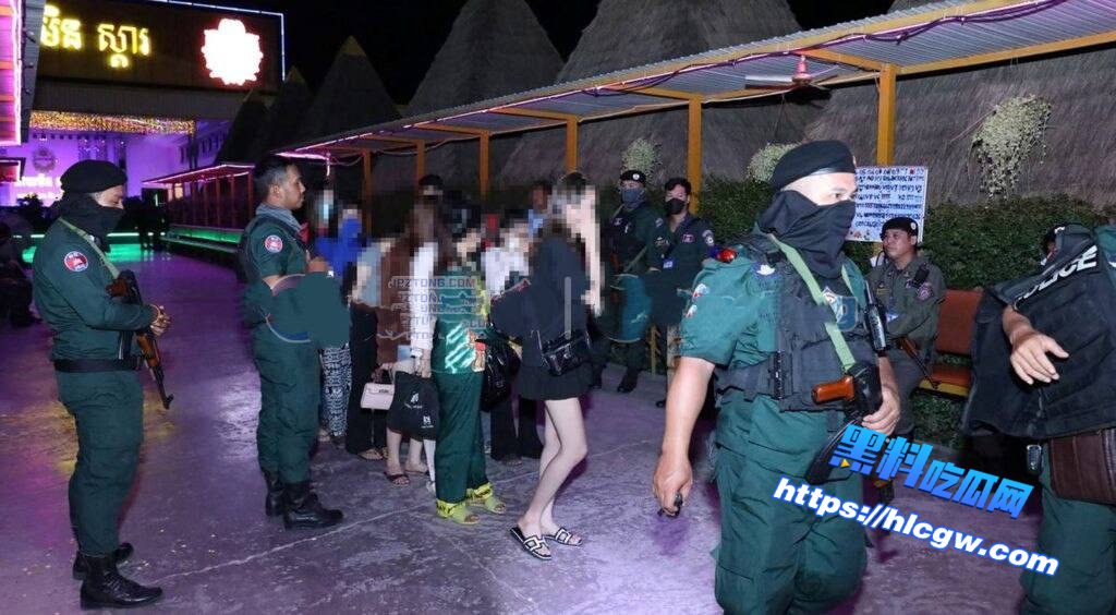 深夜行动！金边警方突袭涉黄KTV，解救百余名受害女性01