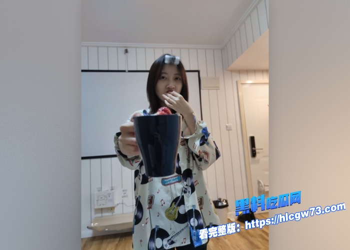 逆天颜值身材的白富美在家和男友做爱自录视频大量泄露修长美腿加颜值边看边操是真的得劲 3 逆天颜值身材的白富美在家和男友做爱自录视频大量泄露修长美腿加颜值边看边操是真的得劲 3