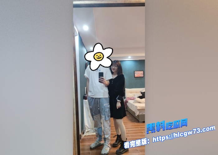 逆天颜值身材的白富美在家和男友做爱自录视频大量泄露修长美腿加颜值边看边操是真的得劲 2 逆天颜值身材的白富美在家和男友做爱自录视频大量泄露修长美腿加颜值边看边操是真的得劲 2