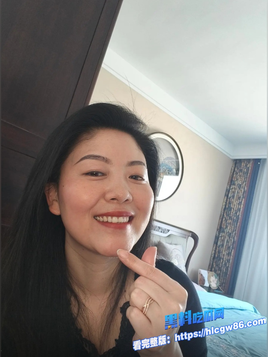 国产经典熟女唯美人妻被儿子和朋友一起3P 2 国产经典熟女唯美人妻被儿子和朋友一起3P 2