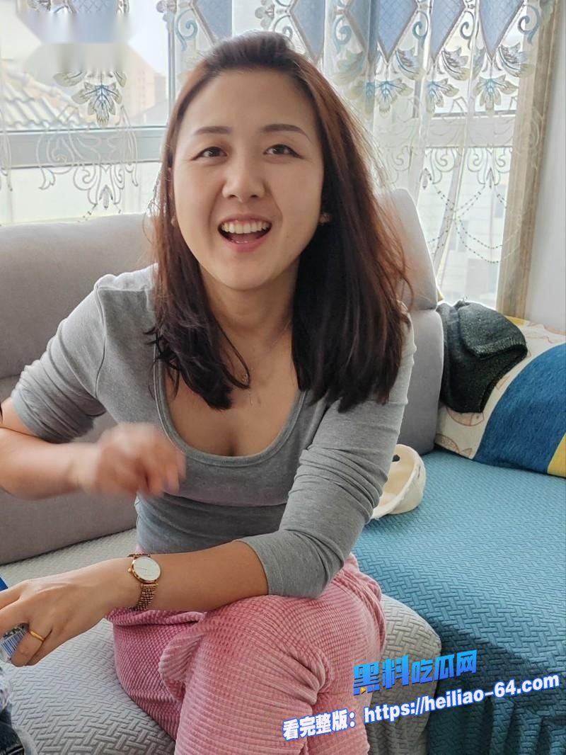 瓜友投稿山东威海95后骚人妻王艳婚内出轨视频全网爆4