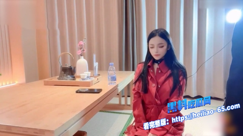 国产网黄欲梦子穿链条红衣被口罩猛男狂操到喷尿骚逼彻底沦陷3 国产网黄欲梦子穿链条红衣被口罩猛男狂操到喷尿骚逼彻底沦陷3