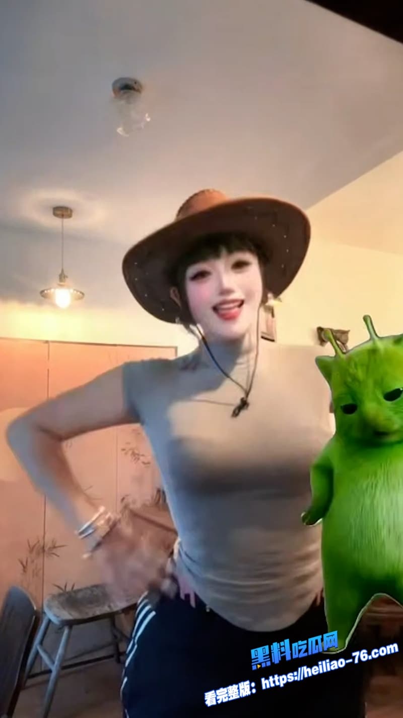 抖音网红 jj小鱼干福利合集视频流出全程露脸穿各种性感衣服疯狂扭屁股跳舞骚劲儿太诱人5 抖音网红 jj小鱼干福利合集视频流出全程露脸穿各种性感衣服疯狂扭屁股跳舞骚劲儿太诱人5