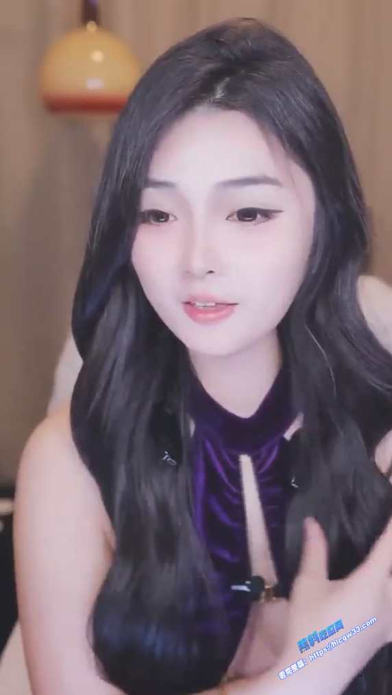 半糖主播福利姬美女森林林直播自慰潮喷视频曝光极品身材丰富道具满足一切观众条件 图3