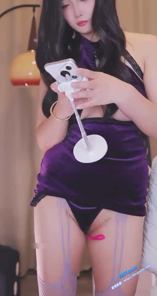 半糖主播福利姬美女森林林直播自慰潮喷视频曝光极品身材丰富道具满足一切观众条件 图5