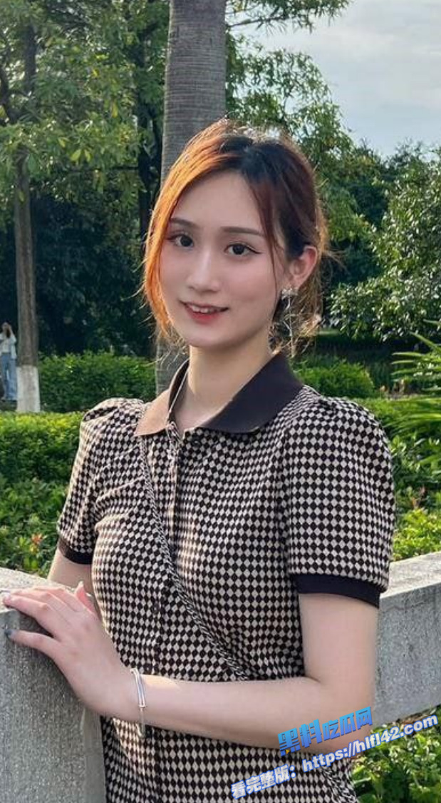 极品反差美女 给自己老公戴绿帽 被公司领导和同事3p爆操她的骚逼 宛如母狗一条2