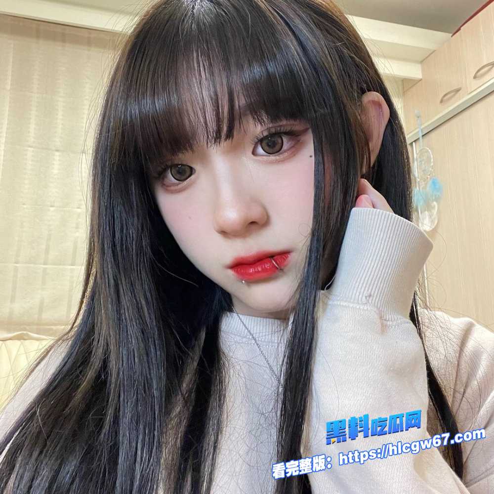 台湾医美助理 赵小晴 与男友酒店性爱视频流出 短发高冷美女 在床上也主动骑乘 69式互口 享受大屌插入的快感图4 台湾医美助理 赵小晴 与男友酒店性爱视频流出 短发高冷美女 在床上也主动骑乘 69式互口 享受大屌插入的快感图4