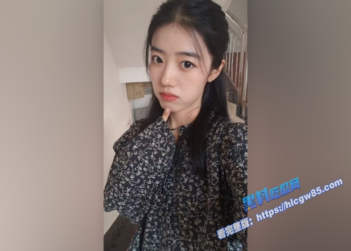 高颜值嫩模女友与男友性爱视频流出 2 高颜值嫩模女友与男友性爱视频流出 2