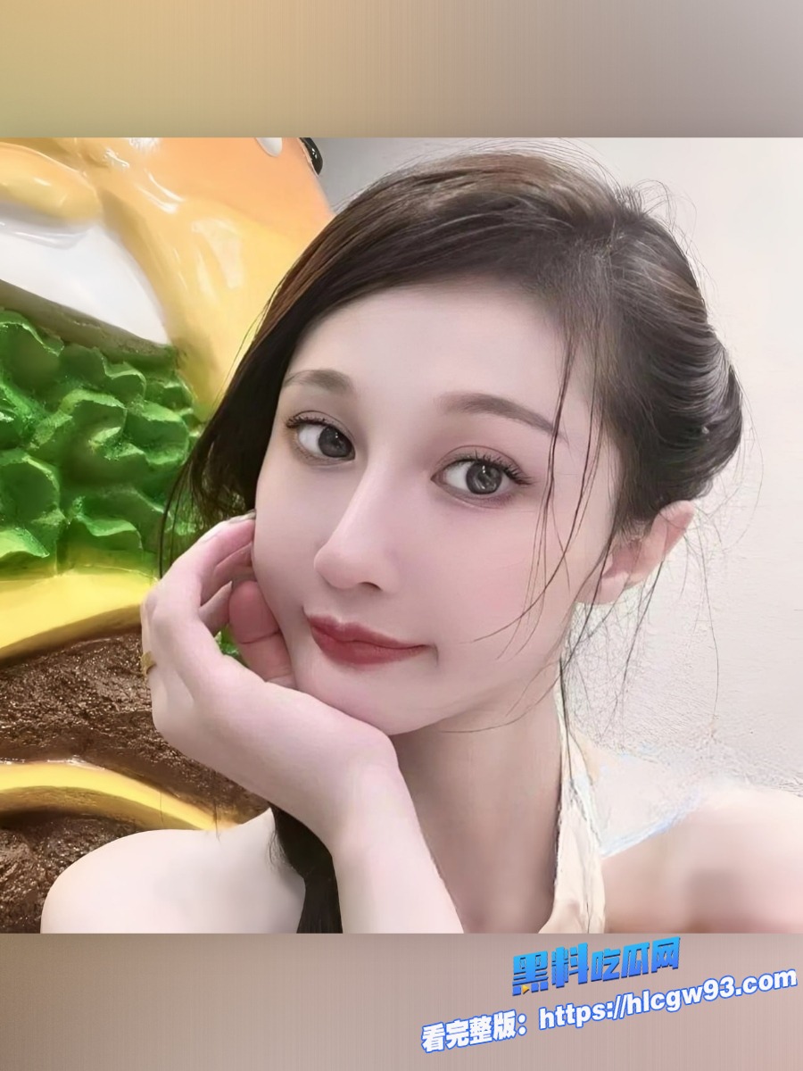 极品身材的少妇被修手机师傅曝光淫荡本性 6
