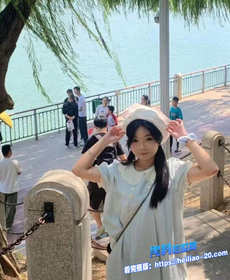 18岁高三嫩妹祁晓彤酒店被金主狂干视频曝光超级粉嫩一线天白虎逼全程录像害羞捂脸超带感 3